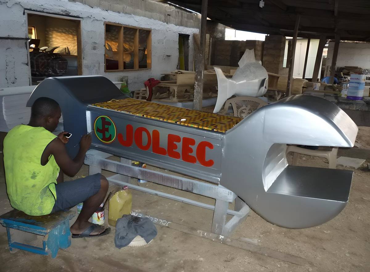 Exotic coffin for a mechanic