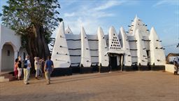 group visiting Larabanga mosque